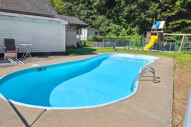 1668 Hartford Avenue, Hartford, VT 05001