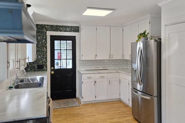 1668 Hartford Avenue, Hartford, VT 05001