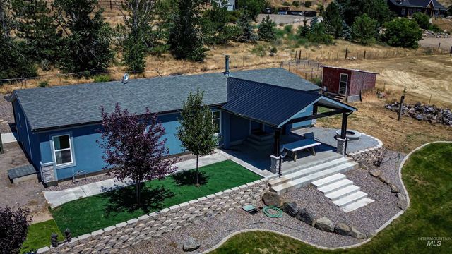 23904 Southview Ln, Middleton, ID 83644