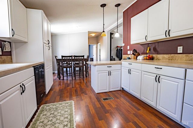 23904 Southview Ln, Middleton, ID 83644