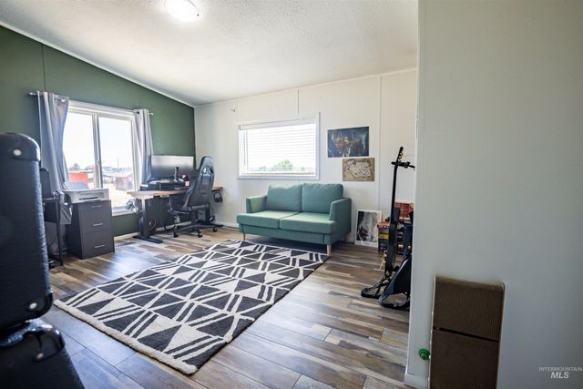 23904 Southview Ln, Middleton, ID 83644