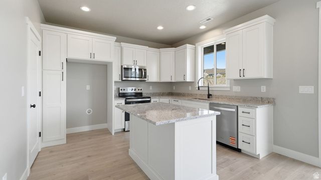 3385 E BAYWATER DR, Eagle Mountain, UT 84005