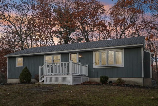 10 Old Coach Road, Atkinson, NH 03811