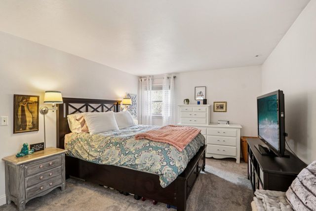 10 Old Coach Road, Atkinson, NH 03811