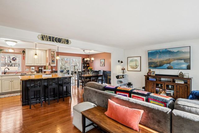 10 Old Coach Road, Atkinson, NH 03811