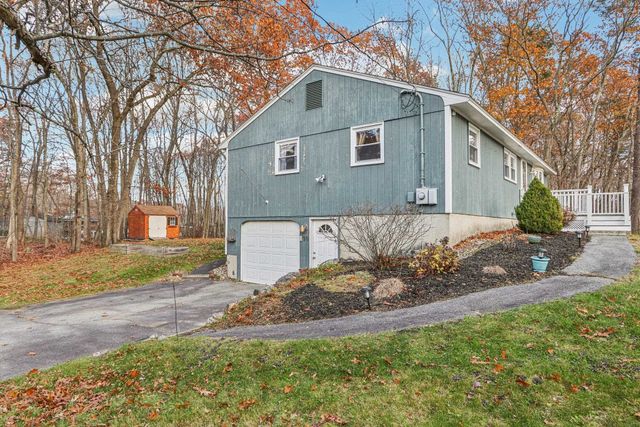 10 Old Coach Road, Atkinson, NH 03811