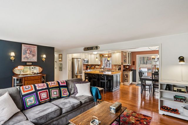 10 Old Coach Road, Atkinson, NH 03811