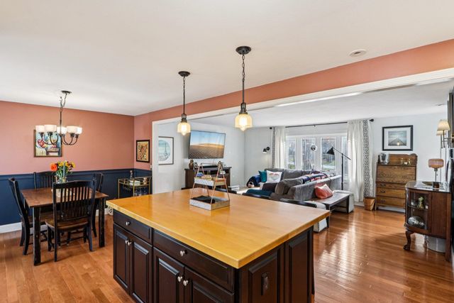 10 Old Coach Road, Atkinson, NH 03811