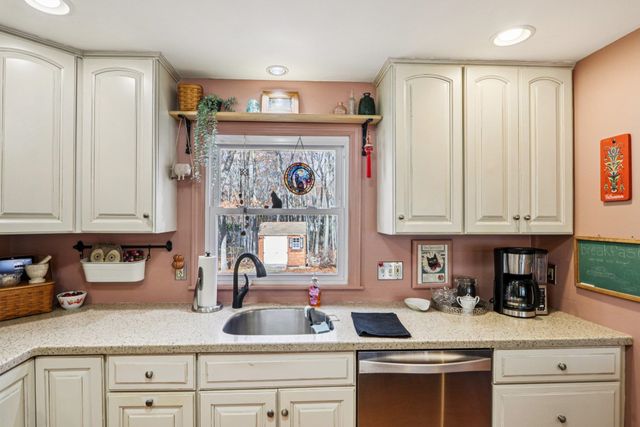 10 Old Coach Road, Atkinson, NH 03811