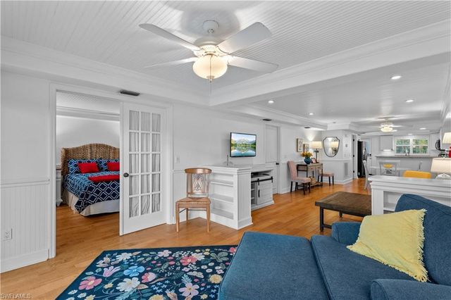 320 14th AVE S # 320C, Naples, FL 34102