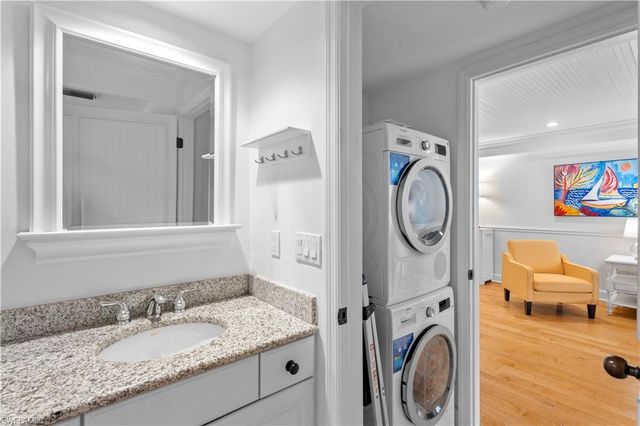 320 14th AVE S # 320C, Naples, FL 34102