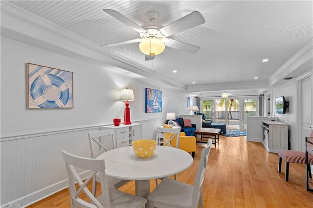 320 14th AVE S # 320C, Naples, FL 34102