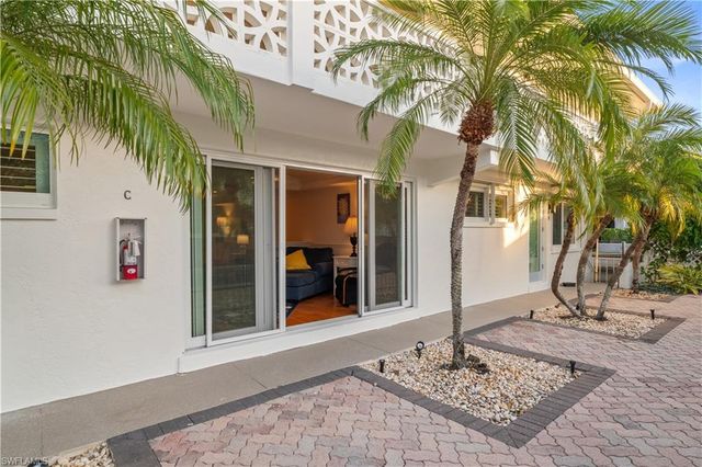 320 14th AVE S # 320C, Naples, FL 34102