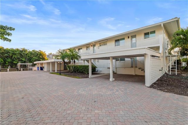 320 14th AVE S # 320C, Naples, FL 34102