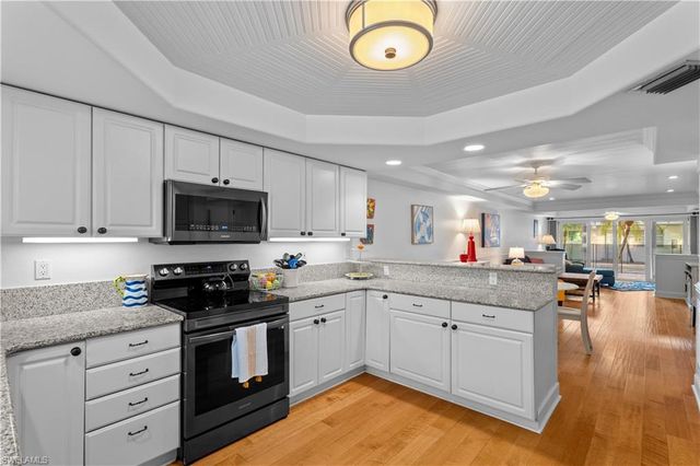 320 14th AVE S # 320C, Naples, FL 34102