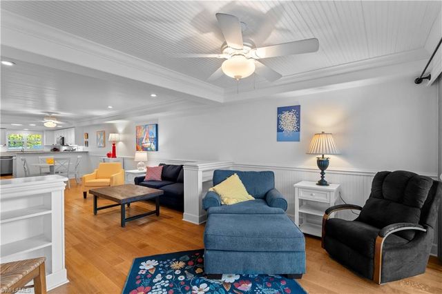 320 14th AVE S # 320C, Naples, FL 34102