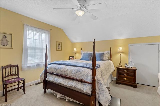 1878 Camden Forest Drive, Winston-salem, NC 27127