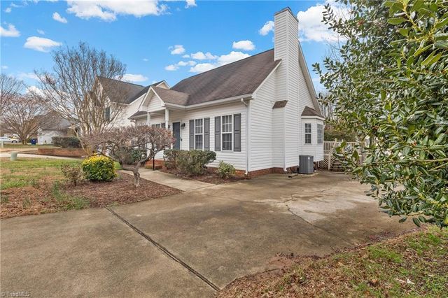 1878 Camden Forest Drive, Winston-salem, NC 27127