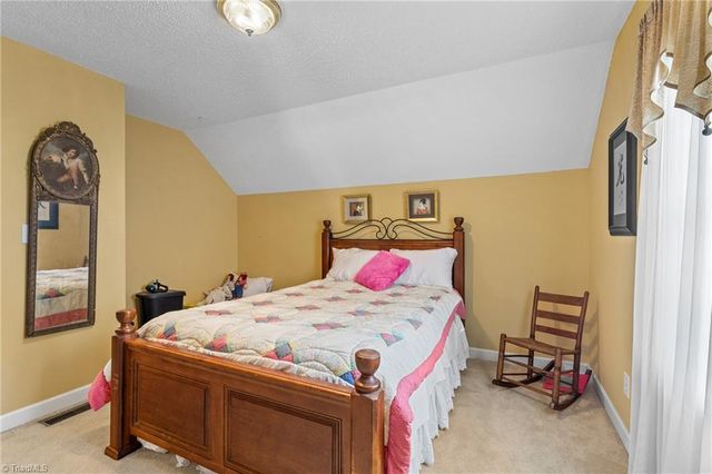 1878 Camden Forest Drive, Winston-salem, NC 27127