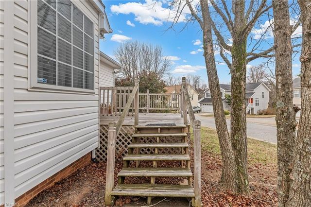 1878 Camden Forest Drive, Winston-salem, NC 27127