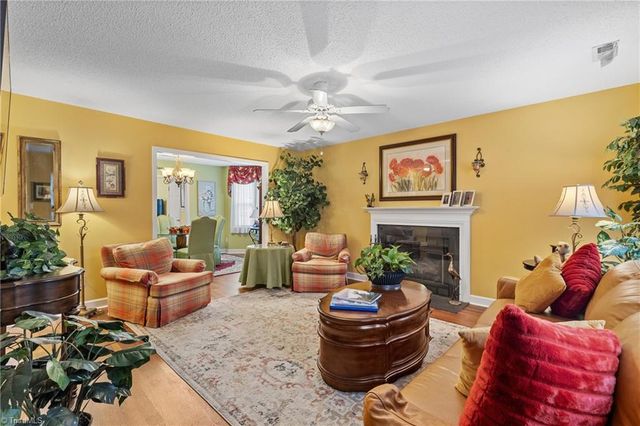 1878 Camden Forest Drive, Winston-salem, NC 27127