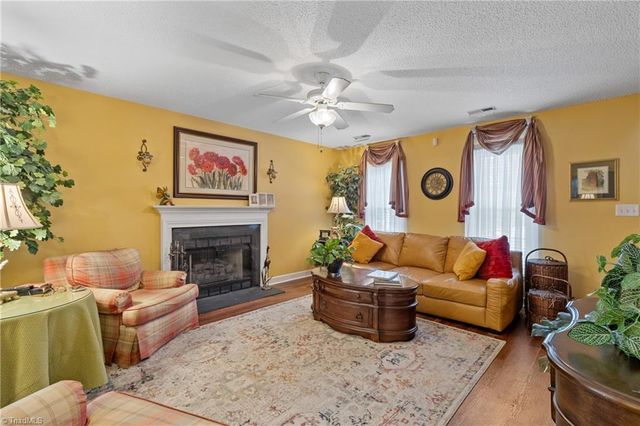 1878 Camden Forest Drive, Winston-salem, NC 27127