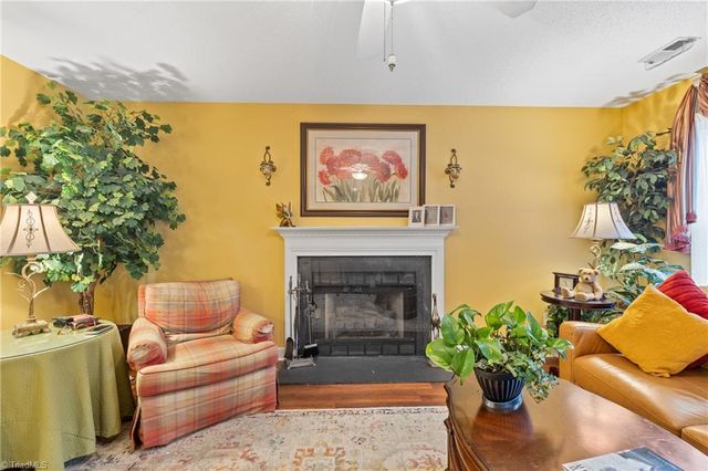 1878 Camden Forest Drive, Winston-salem, NC 27127