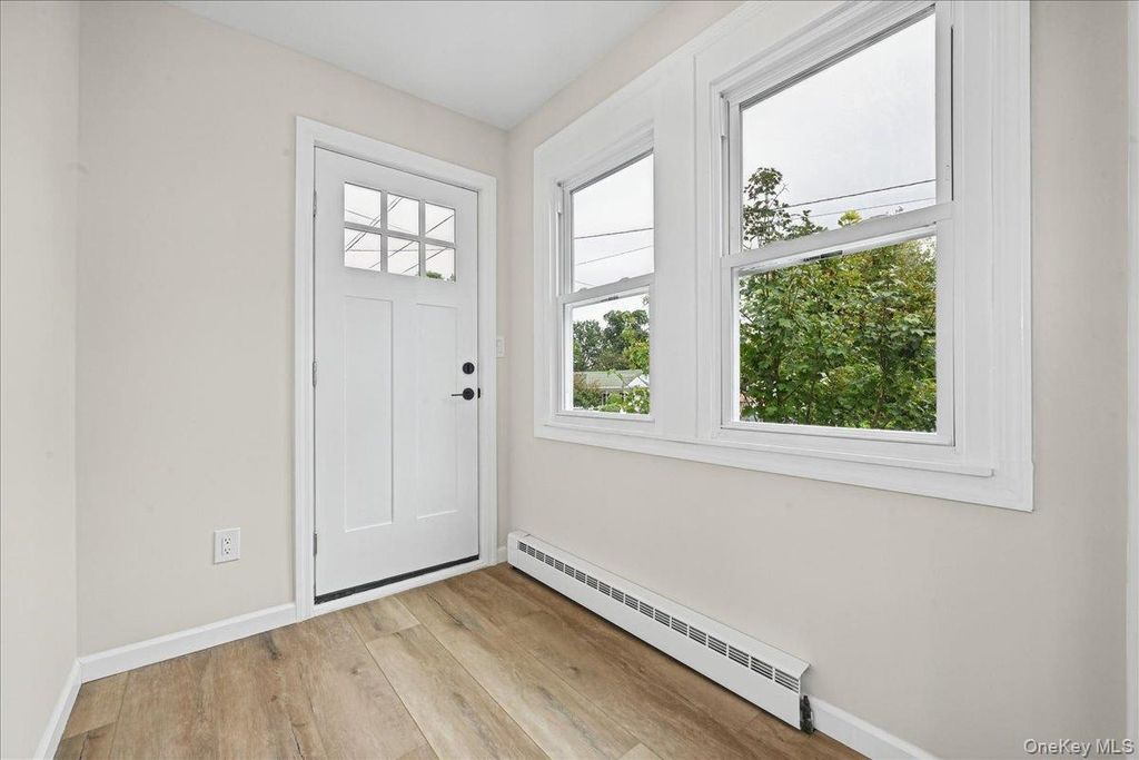 14 Corona Road, Sound Beach, NY 11789 — photo 2