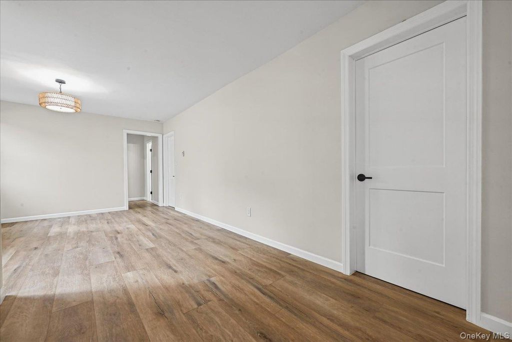 14 Corona Road, Sound Beach, NY 11789 — photo 4