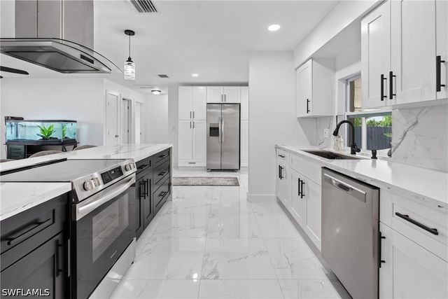 6055 Macbeth LN, Fort Myers, FL 33908