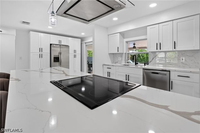 6055 Macbeth LN, Fort Myers, FL 33908