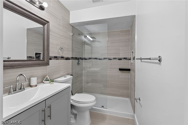6055 Macbeth LN, Fort Myers, FL 33908