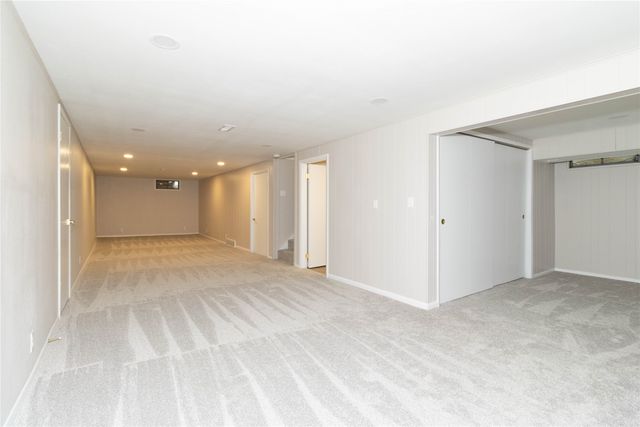 2519 E Tiffin Avenue, Des Moines, IA 50317