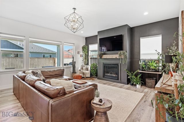 1711 Wyatt Earp Court, Belgrade, MT 59714