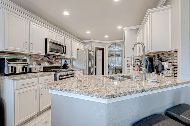 17923 Cypress Side Drive, Cypress, TX 77433
