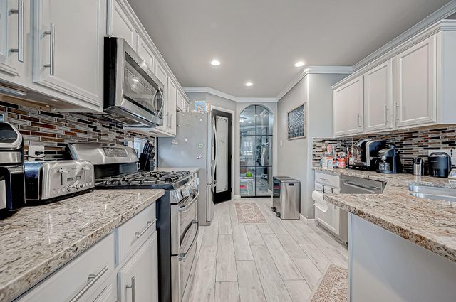 17923 Cypress Side Drive, Cypress, TX 77433