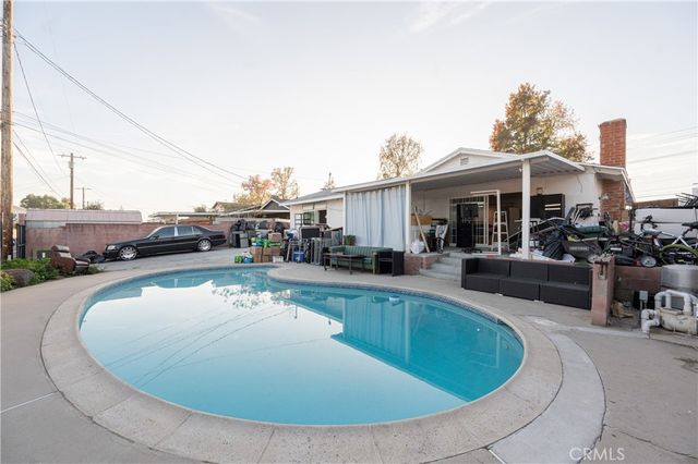 11214 Woodley, Granada Hills, CA 91344