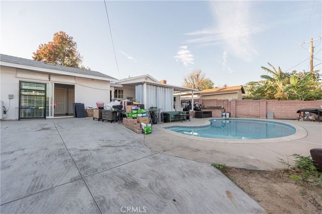 11214 Woodley, Granada Hills, CA 91344