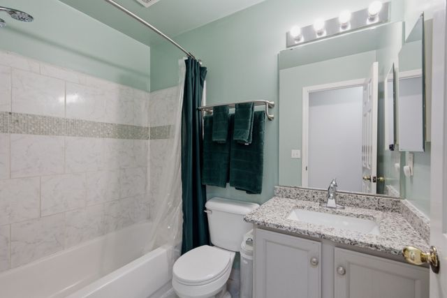 105 Holt Br, Nashville, TN 37211