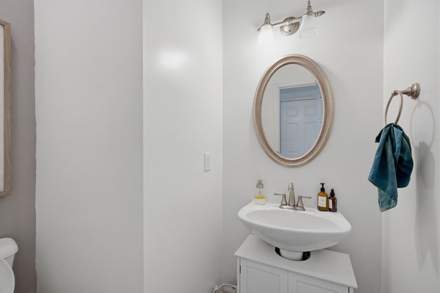 105 Holt Br, Nashville, TN 37211
