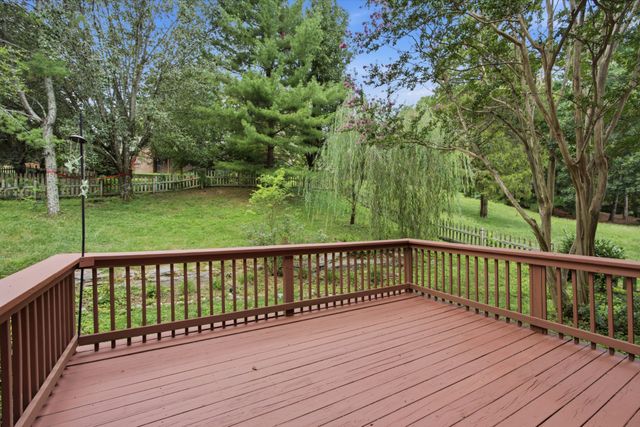 105 Holt Br, Nashville, TN 37211