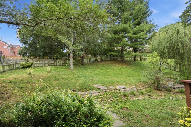 105 Holt Br, Nashville, TN 37211