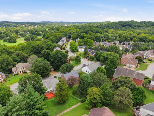 105 Holt Br, Nashville, TN 37211