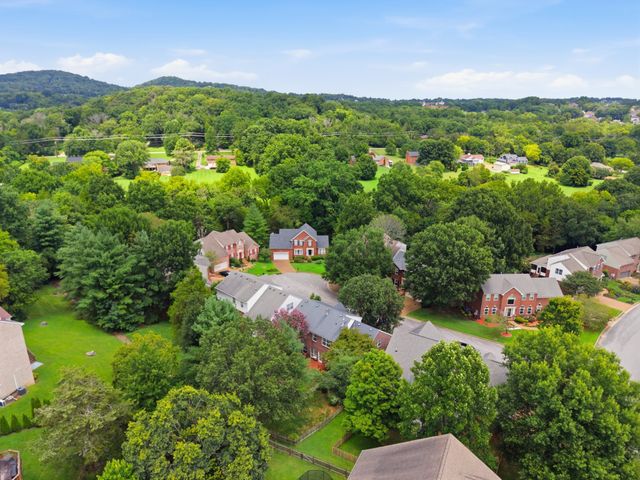 105 Holt Br, Nashville, TN 37211