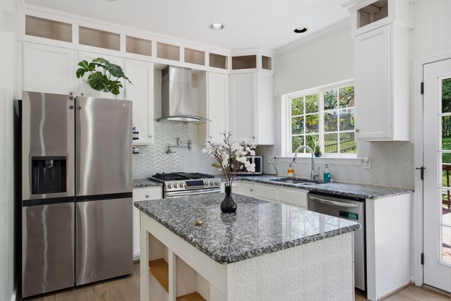 105 Holt Br, Nashville, TN 37211