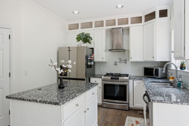 105 Holt Br, Nashville, TN 37211