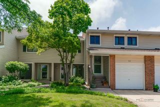 211 Winding Oak Lane, Buffalo Grove, IL 60089