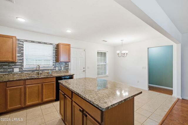 464 Ridgeland Lakes Drive, Ridgeland, SC 29936