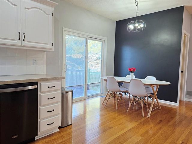 15880 S Bradley Drive, Olathe, KS 66062