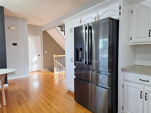 15880 S Bradley Drive, Olathe, KS 66062